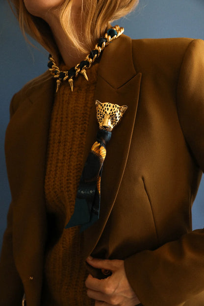 Broche Léopard Gold An-née dorée et noire modulable avec ruban ou Bandy