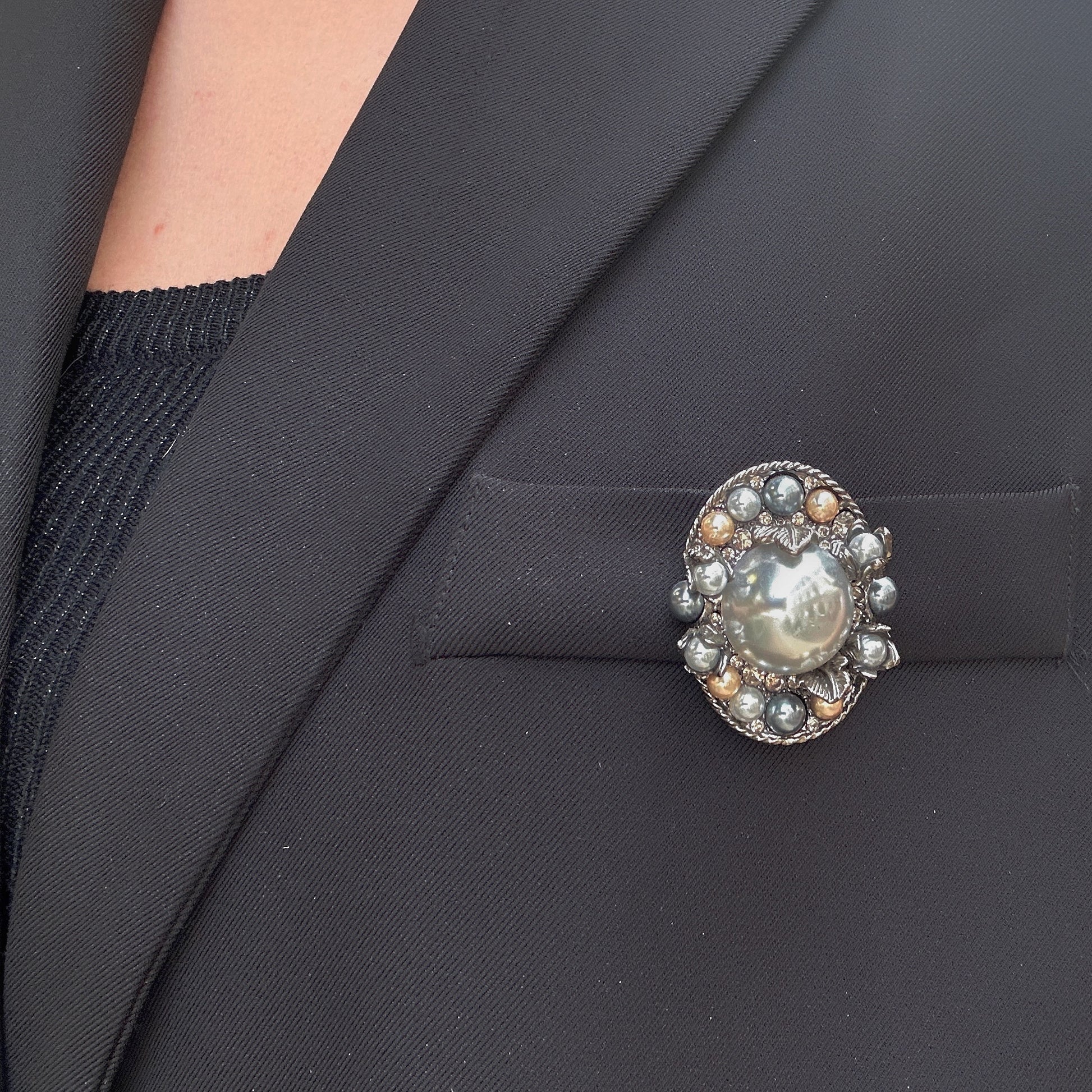broche-perle-baroque-divinity-sete