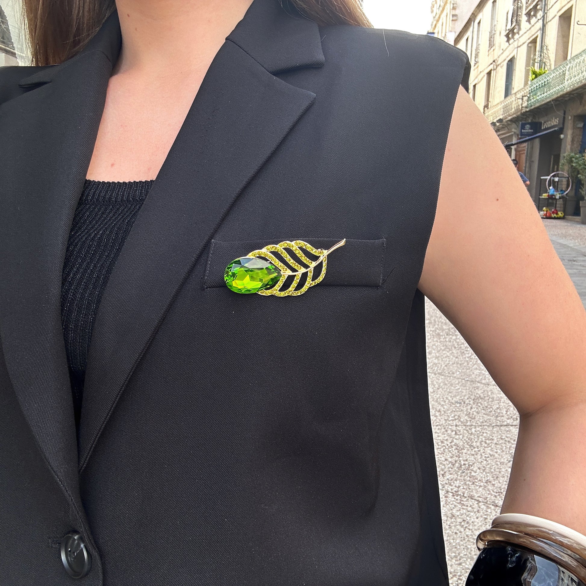 broche-plume-verte-divinity-sete