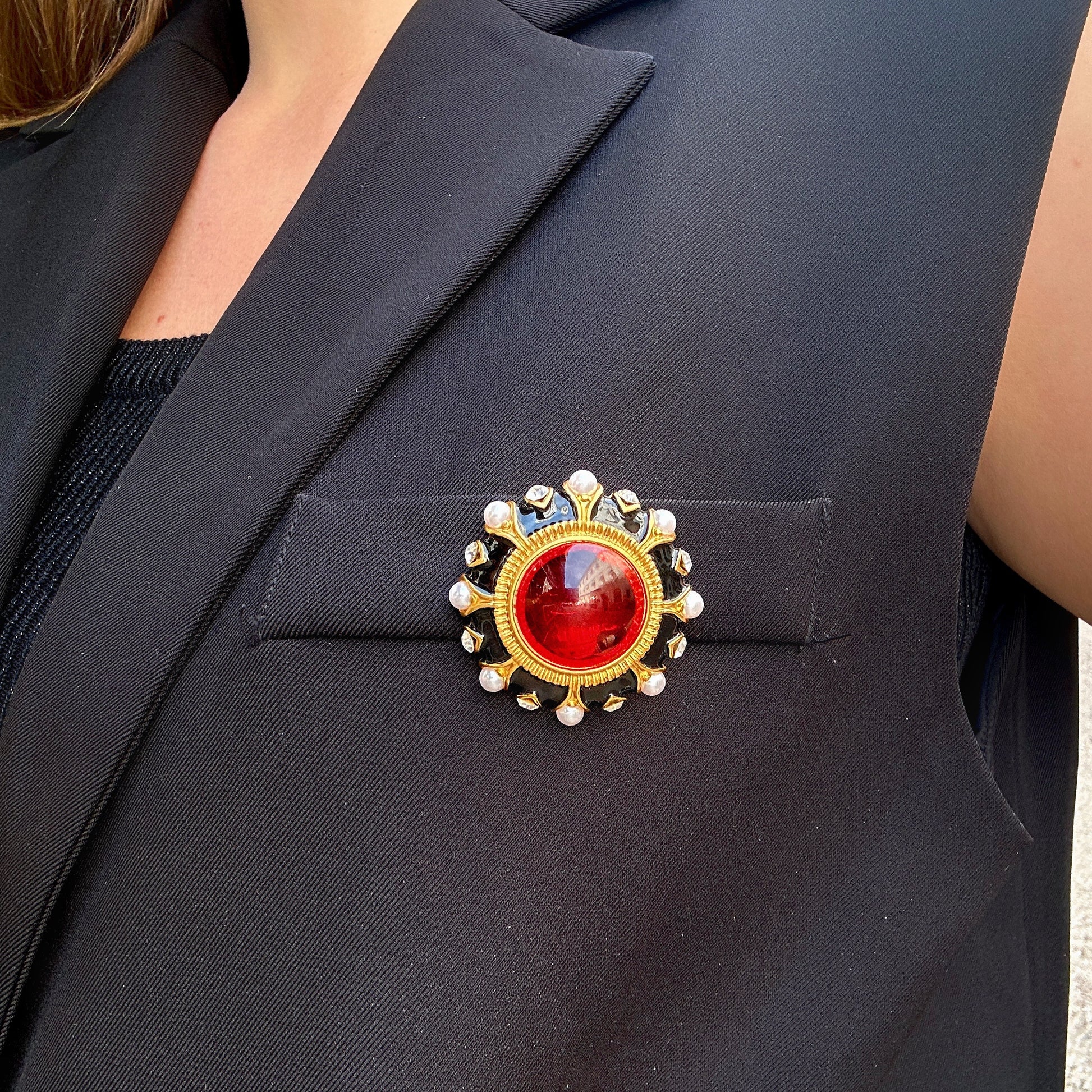 broche-rond-rouge-divinity-sete