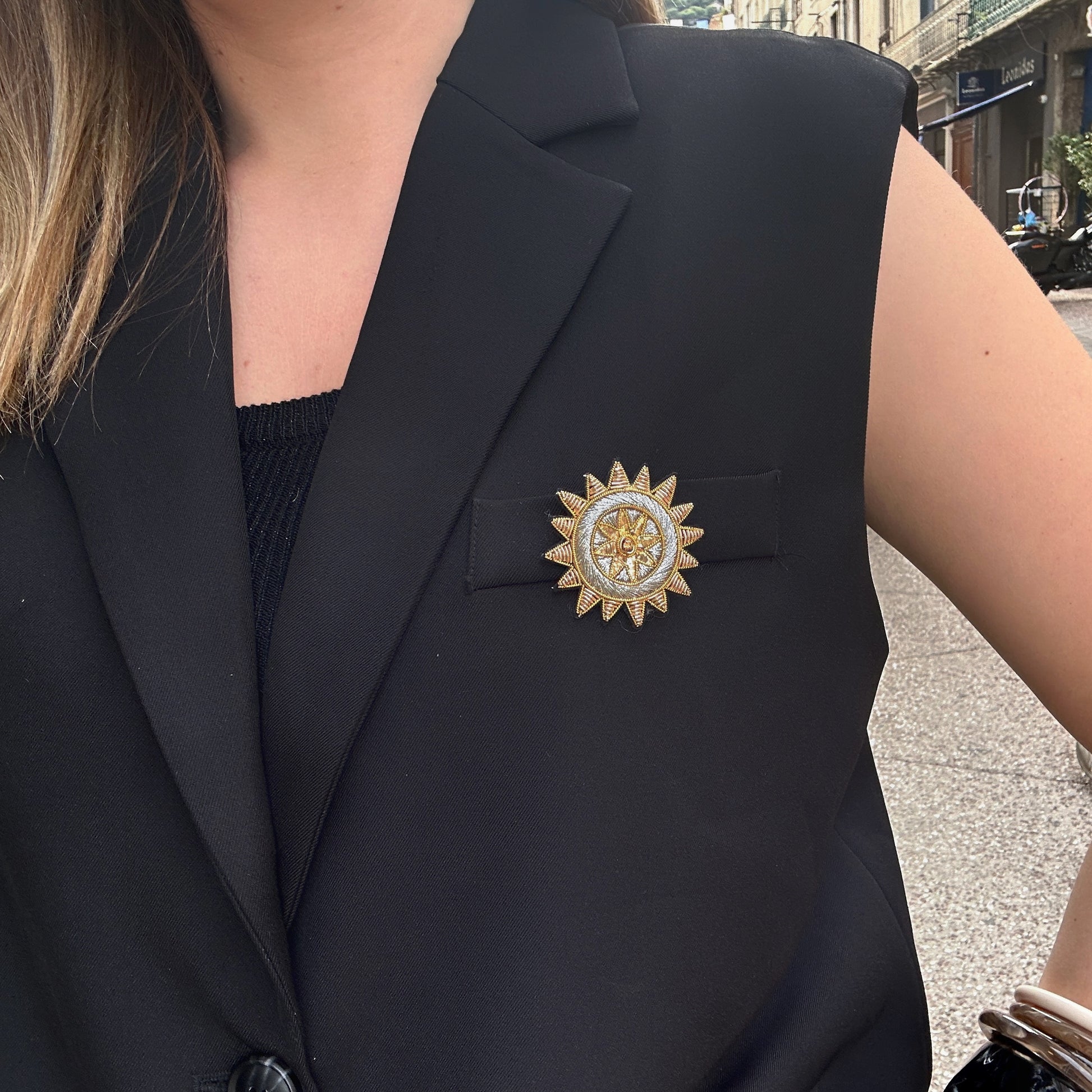 broche-soleil-bicolore-divinity-sete