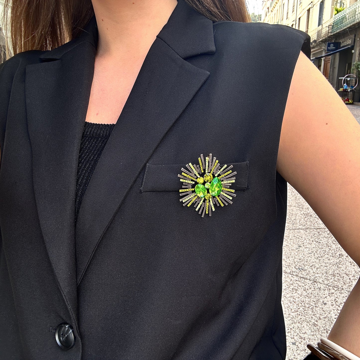 broche-soleil-de-strass-vert-divinity-sete