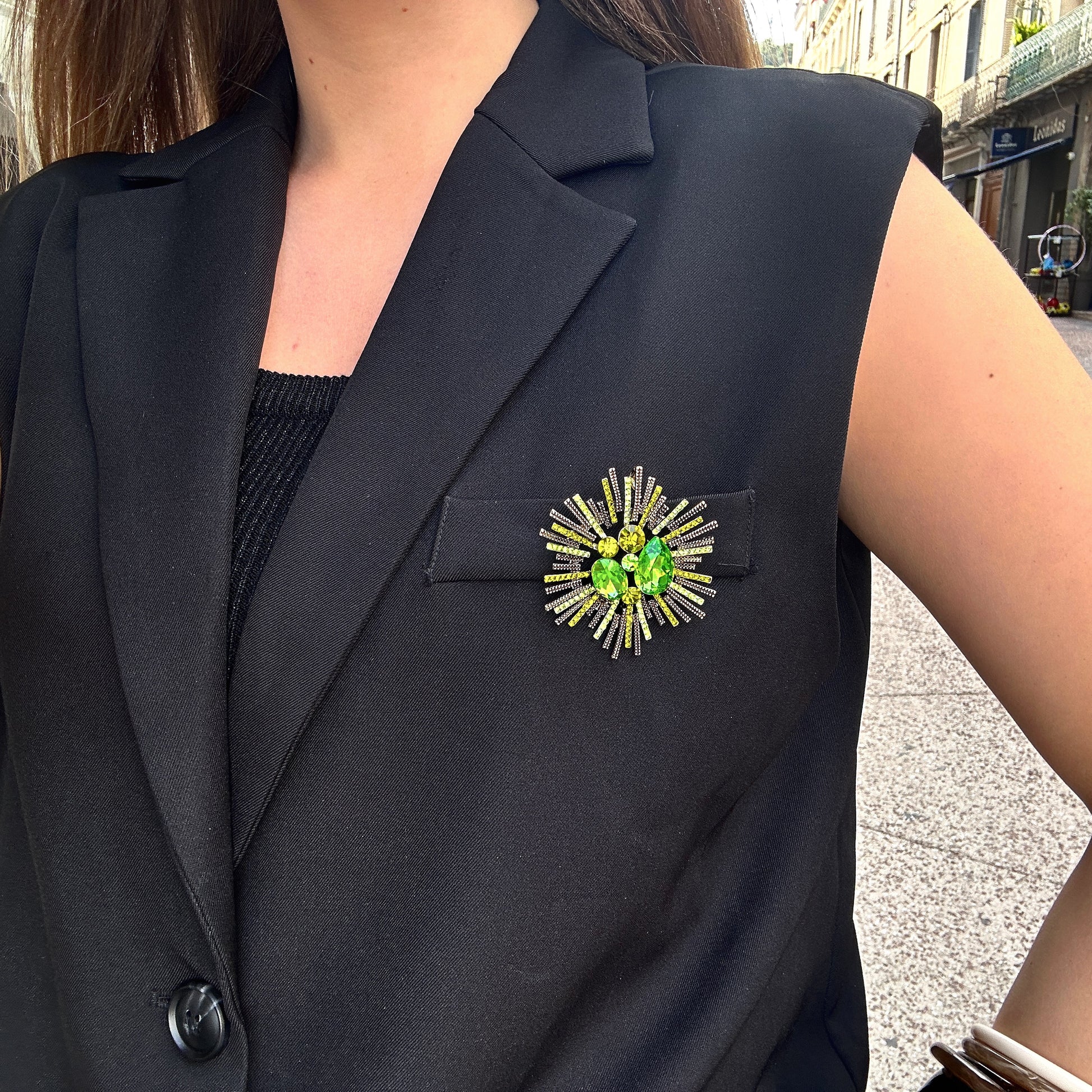 broche-soleil-de-strass-vert-divinity-sete