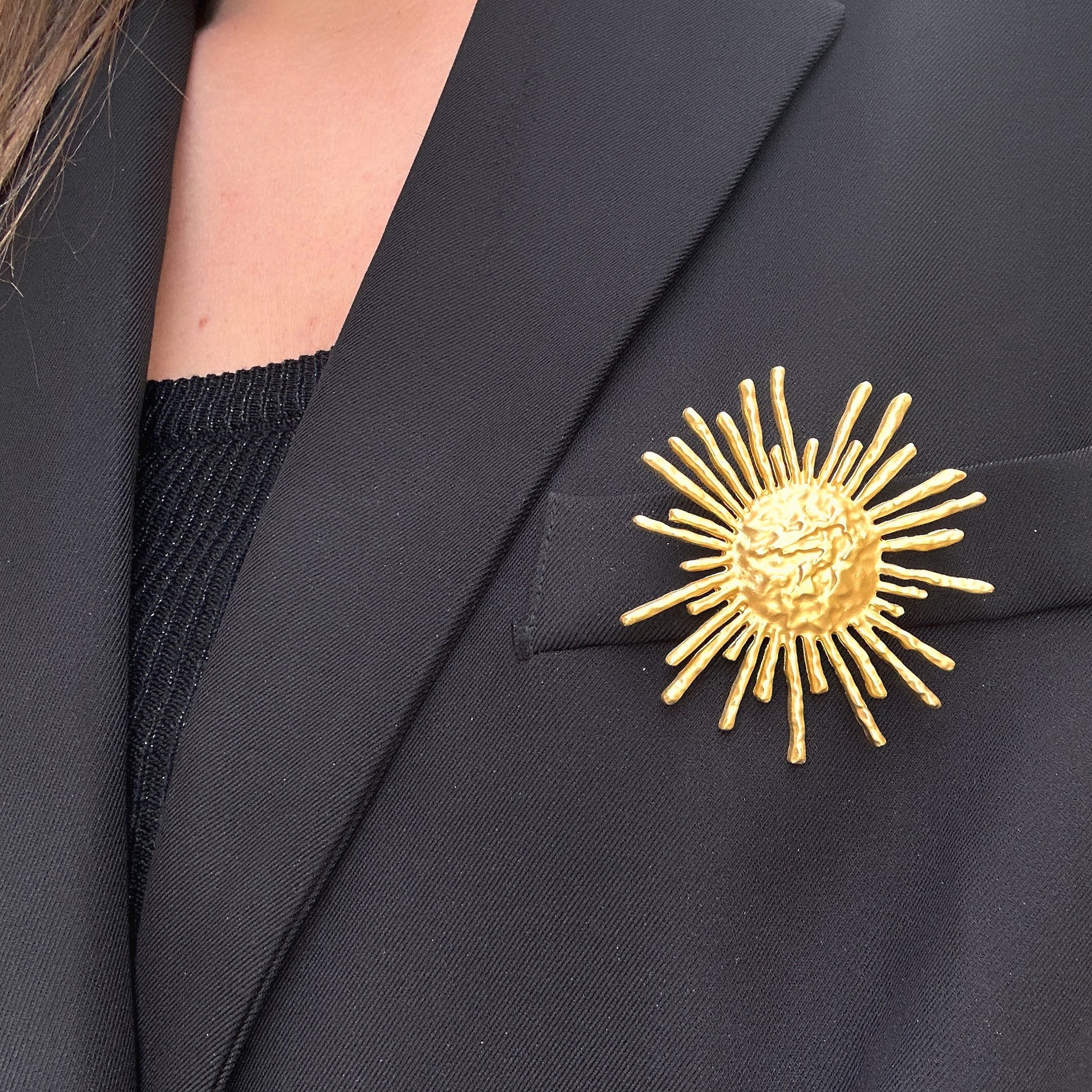 broche-soleil-dore-divinity-sete