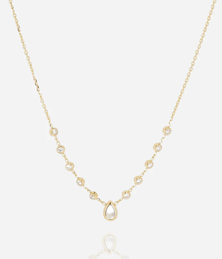 Collier Adrano Zag doré avec strass et pendentif goutte