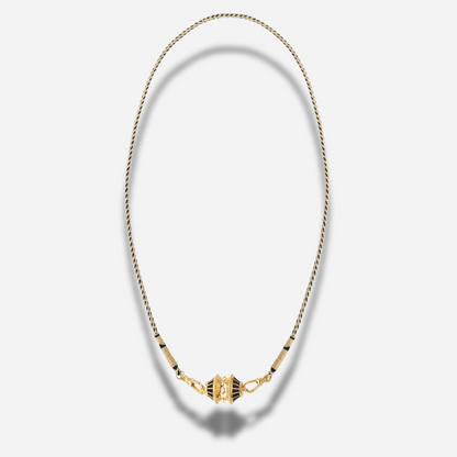 Détail du pendentif Big Talisman Black Mya Bay