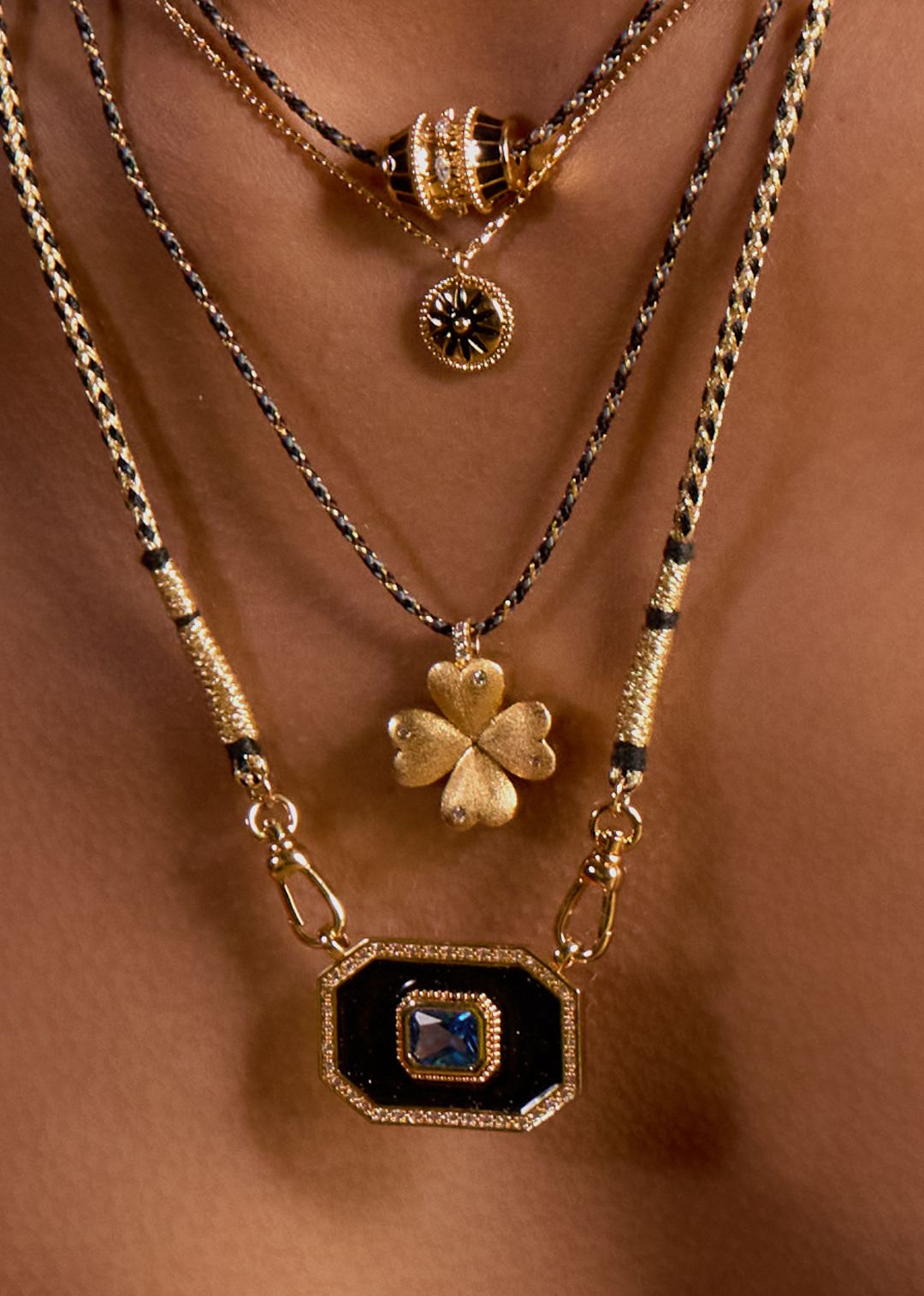 collier-black-shiny-yucatan-myabay-divinity-sete
