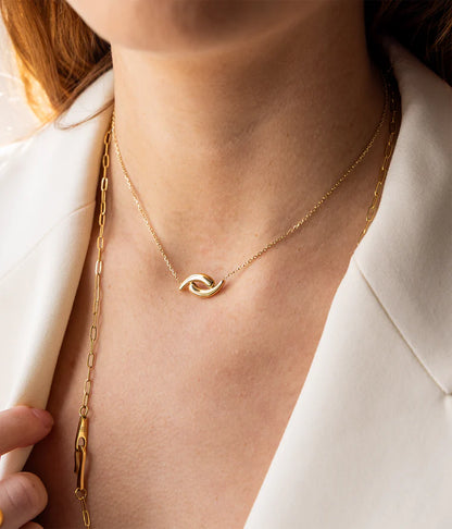 Collier Charis ZAG acier doré pendentif vague entrelacée bijou femme tendance Divinity Sète