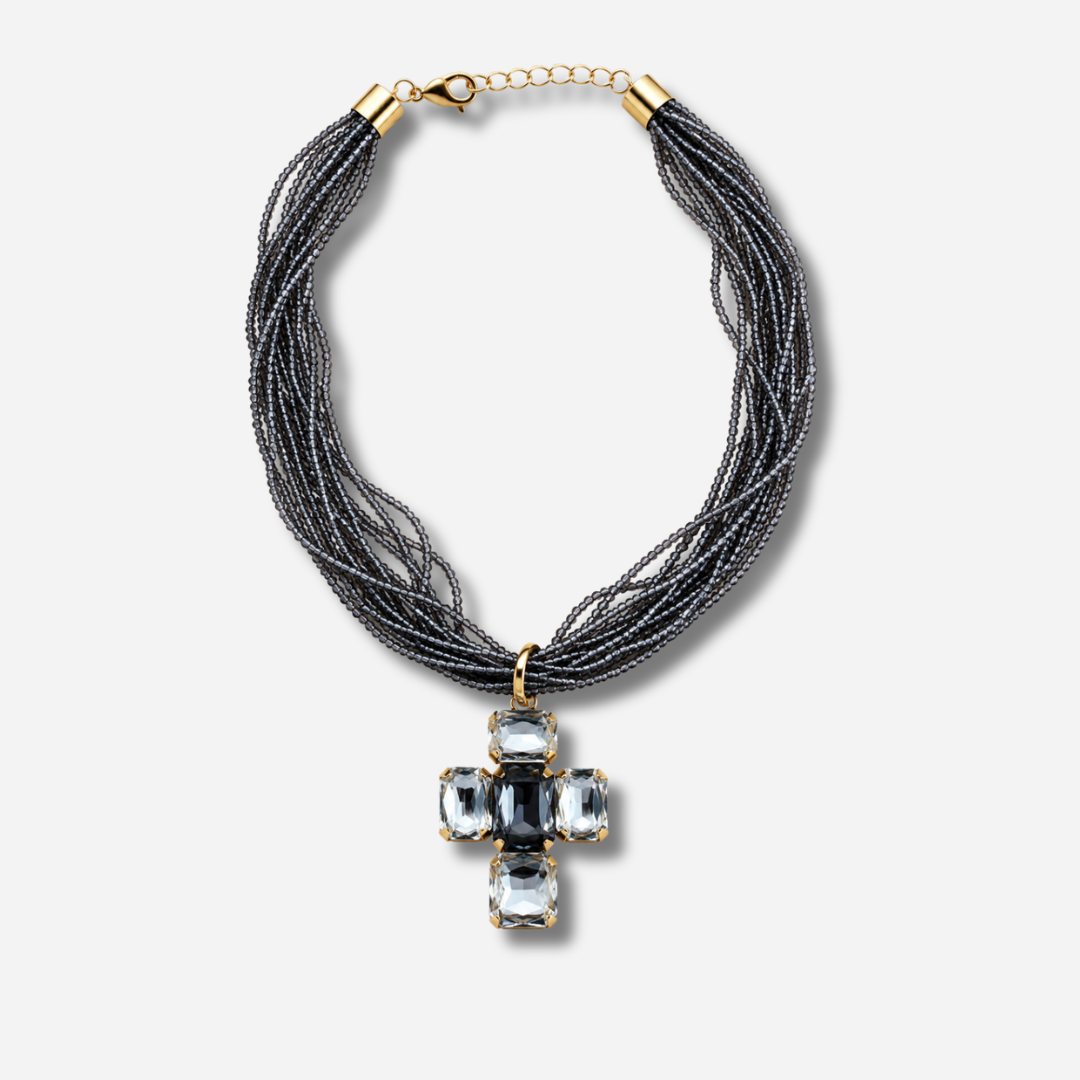 Collier Croix Gris multirangs en perles gris fumé avec pendentif croix en cristaux gris et transparents