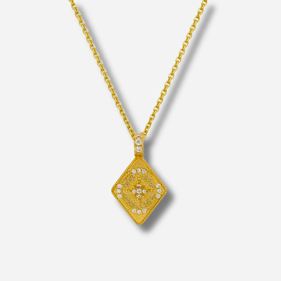 Collier Diwali in a Box Gold MYA BAY avec pendentif losange et strass