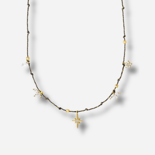 Collier Dixali Liberty Mya Bay avec étoiles dorées sur cordon fin
