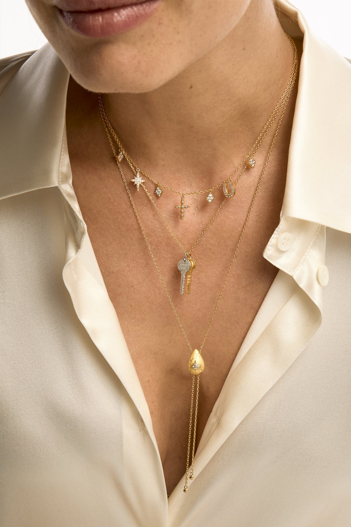 Collier Drop Bolo Gold MYA BAY doré avec pendentif goutte et strass
