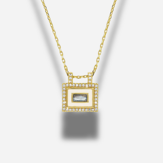 Collier Ivory Labradorite El Paso Mya Bay doré avec pierre de labradorite claire