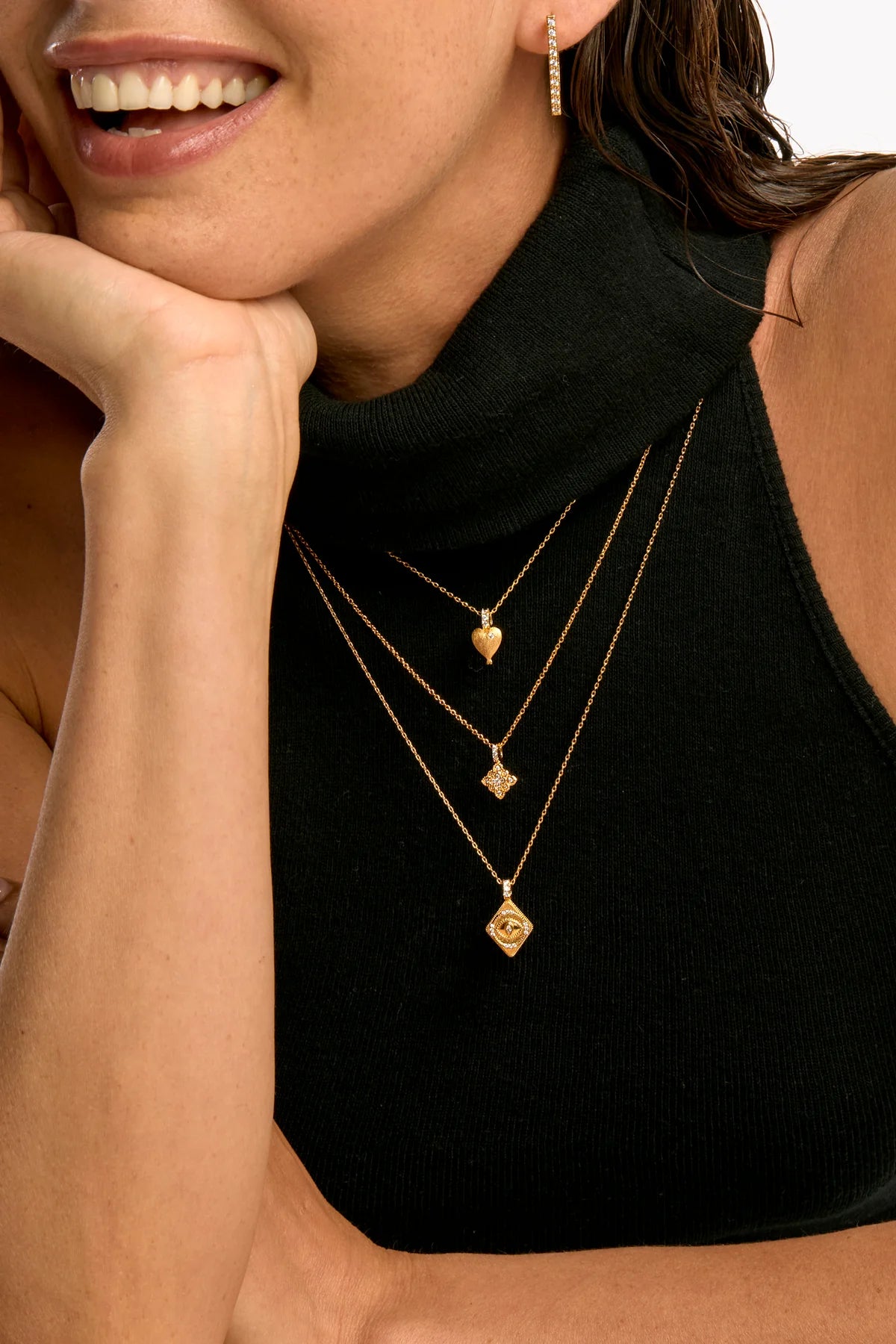 Collier Little Twin Hearts Gold MYA BAY avec pendentif cœur doré et strass