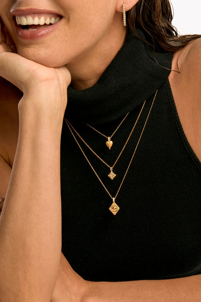 Collier Little Twin Hearts Gold MYA BAY avec pendentif cœur doré et strass