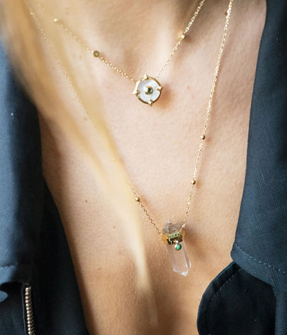 Collier Mantra ZAG pendentif pierre cristal vert ou transparent acier doré femme Divinity Sète