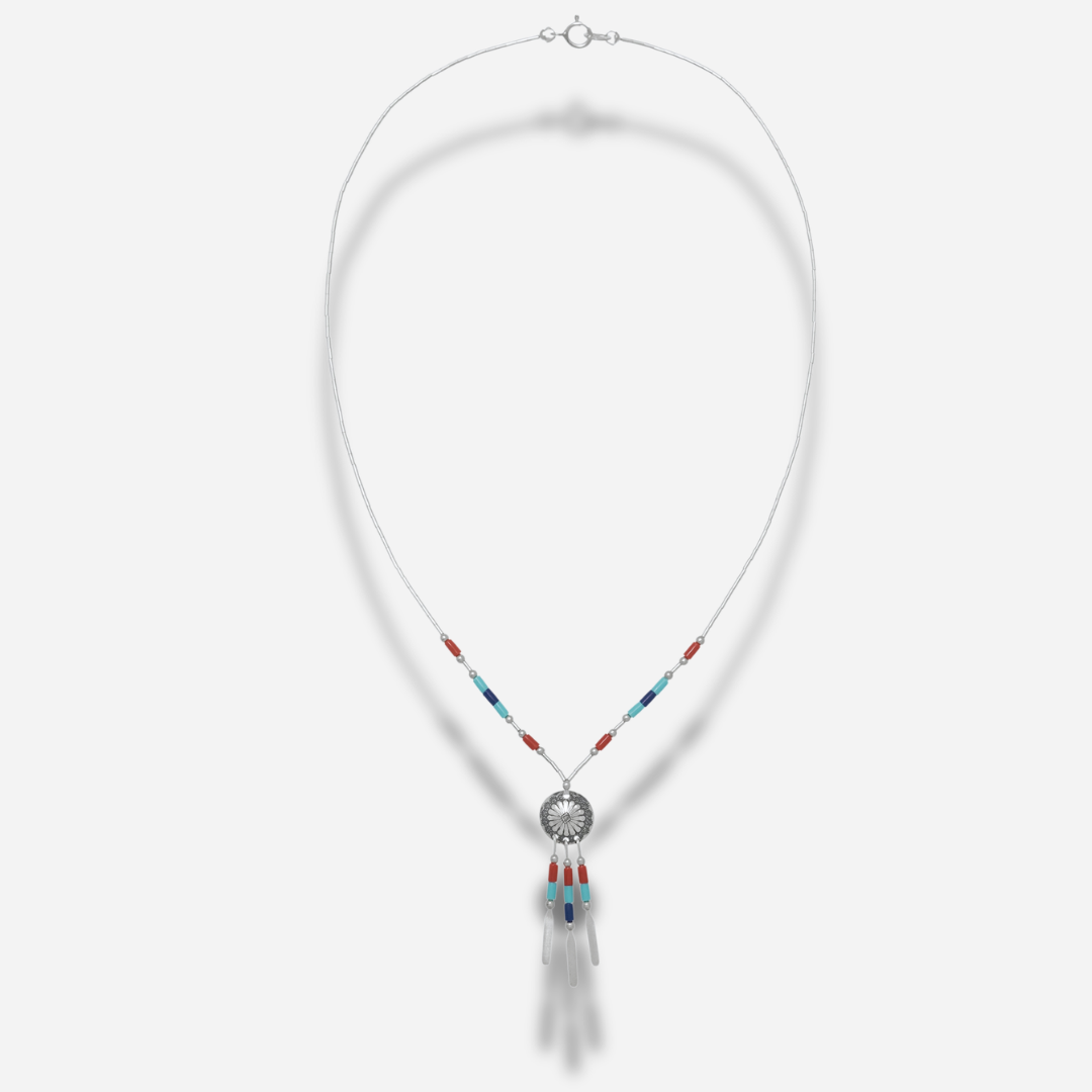 Collier N902 PM Harpo en argent massif avec pendentif Concha gravé, pampilles argentées et perles multicolores fabriqué à la main aux États-Unis.