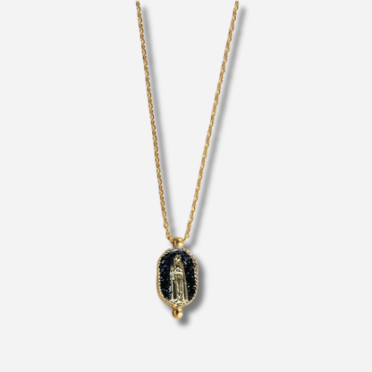 Collier Santa Giulia Madone Noir Amadrina Corse avec Madone dorée et médaillon en paillettes noires
