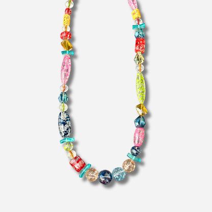 Collier Sautoir Multi Pop Francine Bramli Paris avec perles multicolores graphiques et translucides