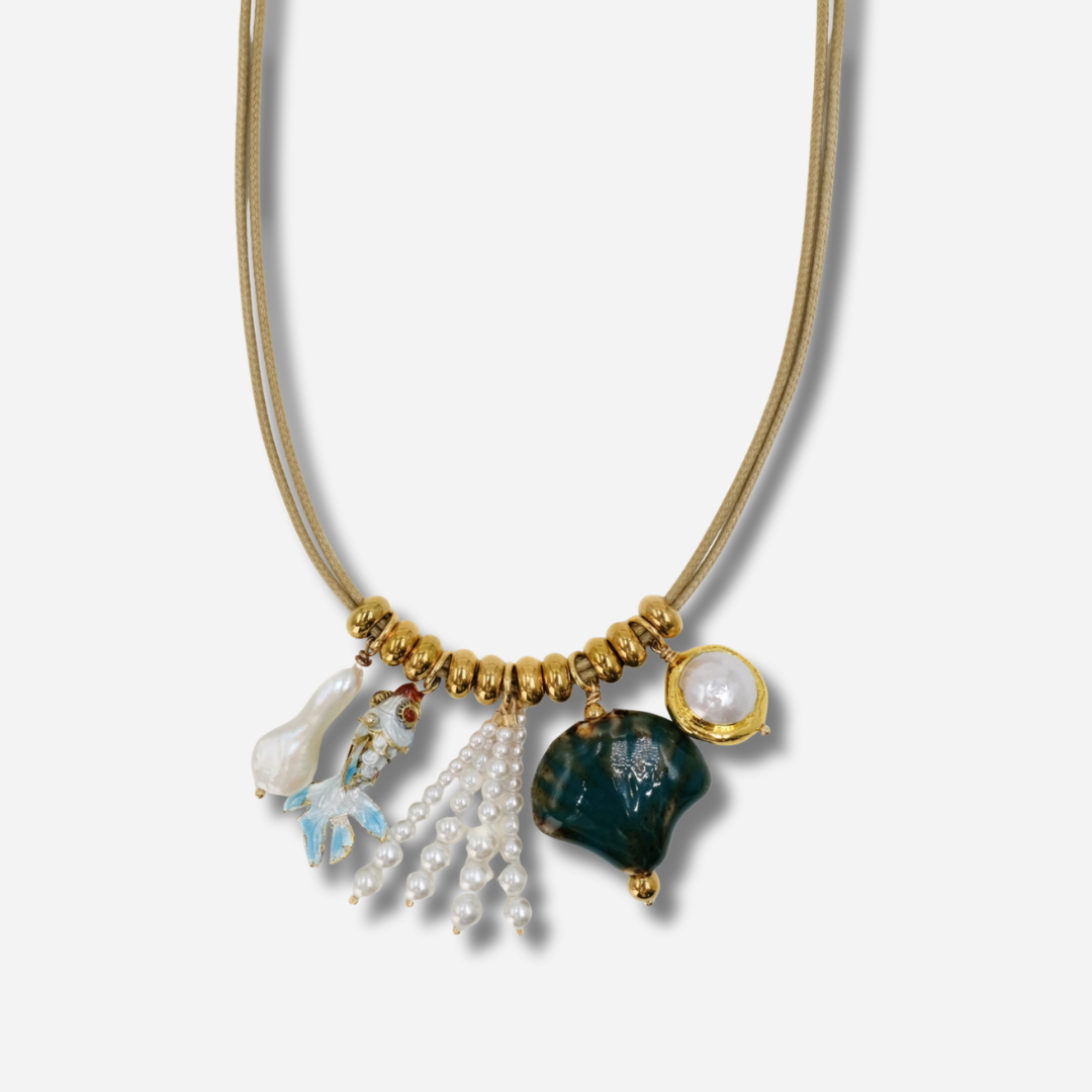 Détail du collier Sigal Mermaid Pampilles Camel pampilles et perles