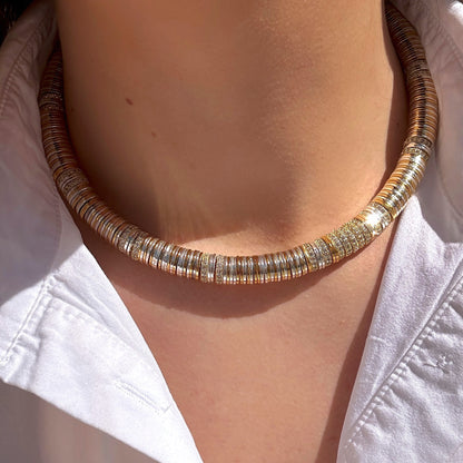 Collier Sigal Rondelle Gold porté au cou