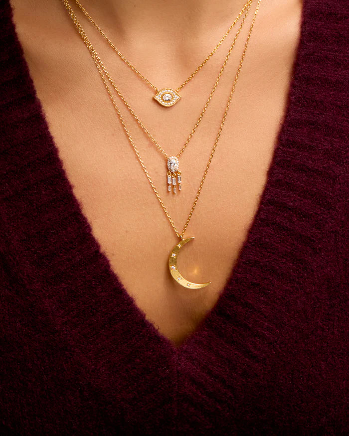 Collier Star Moon Mya Bay porté au cou