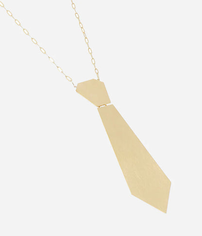 Détail pendentif cravate collier Tie Zag