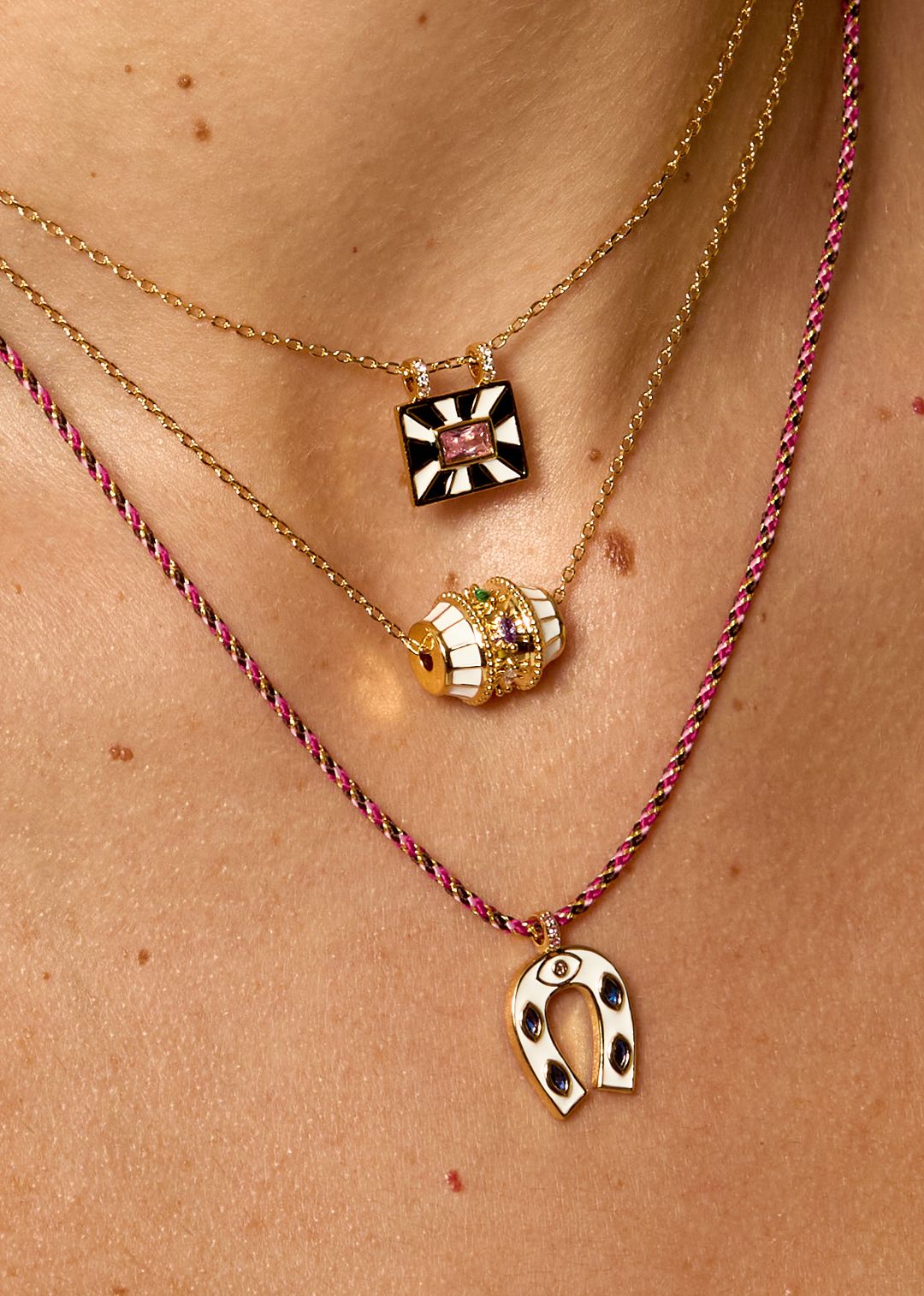 collier-whiteminihorseshoe-myabay-divinity-sete