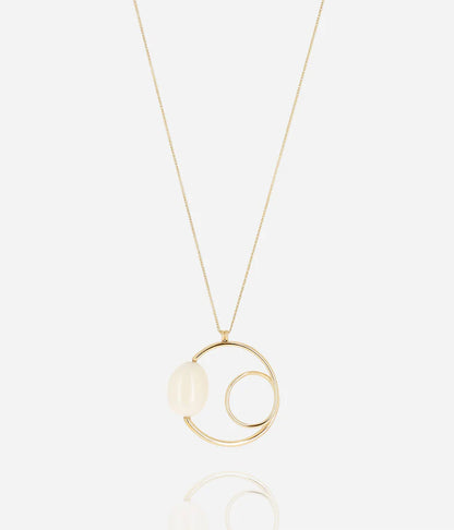 Collier Yael Zag doré avec pendentif cercle et nacre blanche