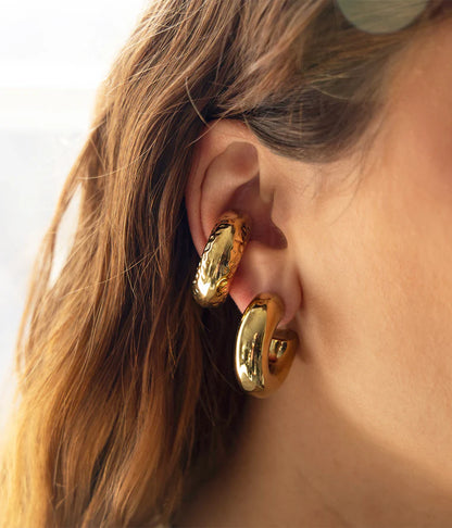 Ear Cuff Demi ZAG en acier inoxydable doré texturé sans piercing