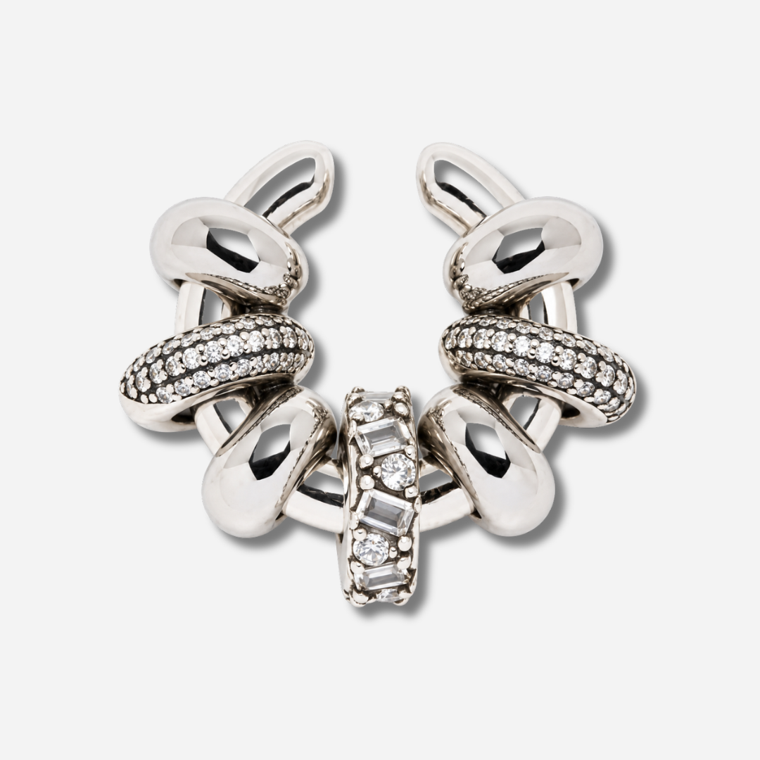 Ear cuff Stella Sigal argent avec anneaux lisses et oxydes de zirconium, bijou d'oreille sans piercing élégant.