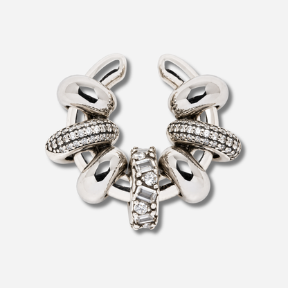 Ear cuff Stella Sigal argent avec anneaux lisses et oxydes de zirconium, bijou d'oreille sans piercing élégant.