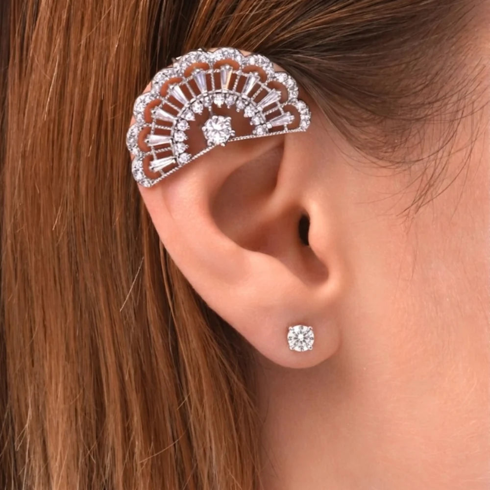 Earcuff Gigi GELA argent 925 porté sur l’hélix sans perçage