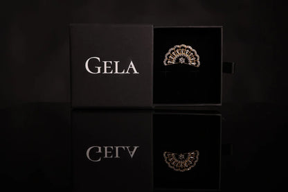 Earcuff Gigi GELA plaqué or 18K porté sur l’hélix sans perçage