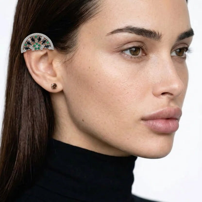 Earcuff Iris Vert GELA argent 925 porté sur l’hélix sans perçage