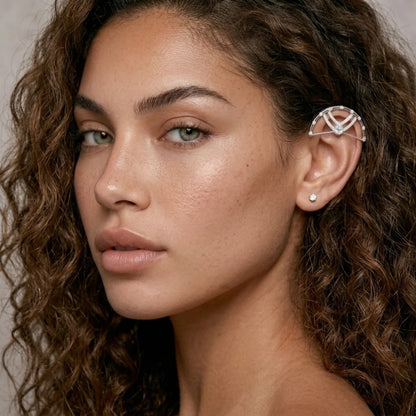 Earcuff Kylie GELA argent 925 porté sur l’hélix sans perçage