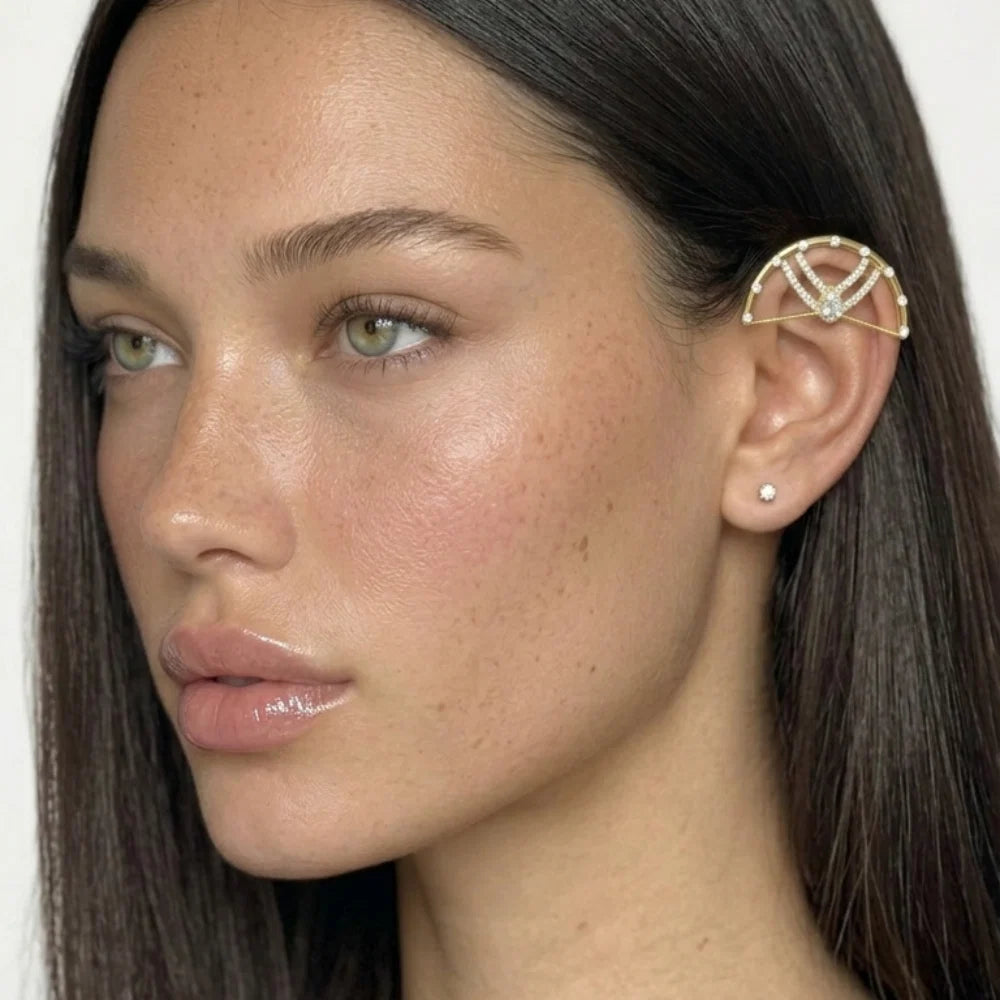Earcuff Kylie GELA plaqué or 18K porté sur l’hélix sans perçage