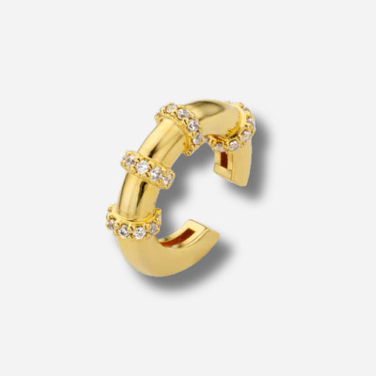 Earcuff Rock Mya Bay doré avec anneaux pavés de cristaux sans piercing