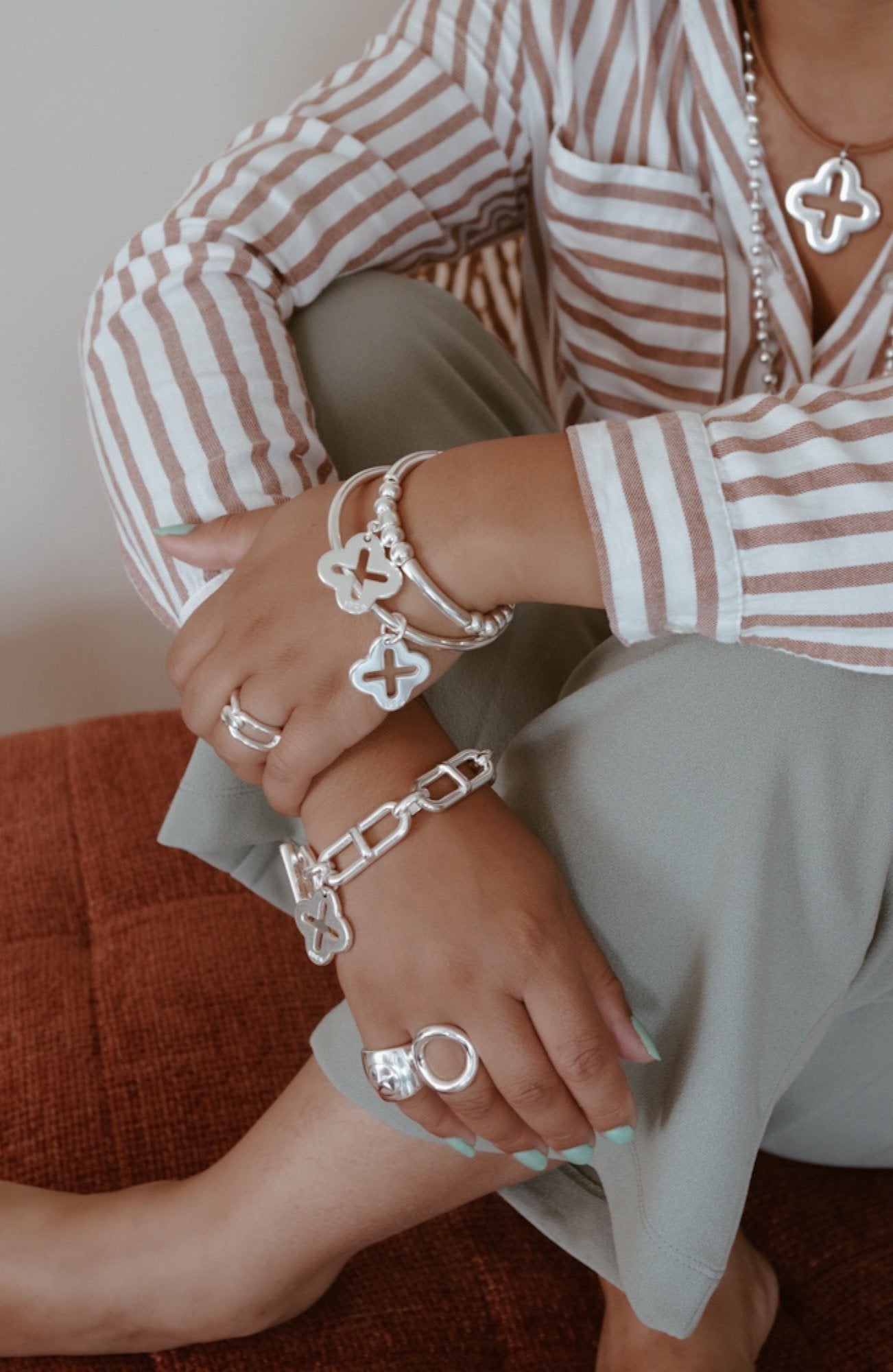 jonc-1329-4-feuilles-secret-de-cuir