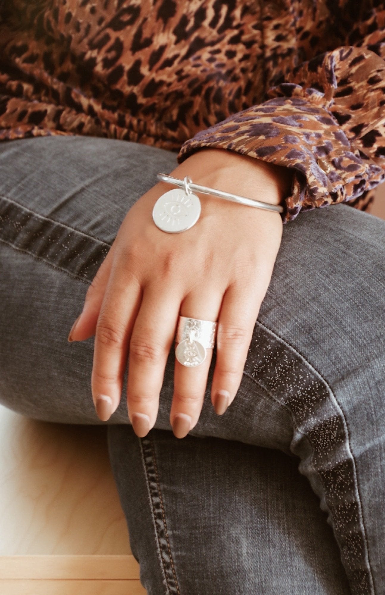 jonc-1334-oeil-secret-de-cuir