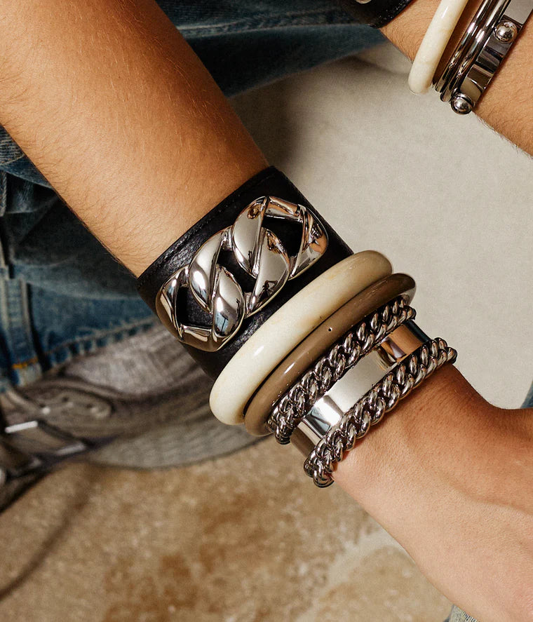 Manchette Delhi cuir chaîne XXL bracelet large femme tendance Divinity Sète