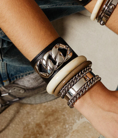 Manchette Delhi cuir chaîne XXL bracelet large femme tendance Divinity Sète