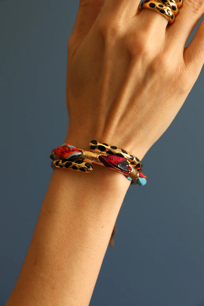 Manchette Léopard Gold An-née bracelet doré motif léopard noir
