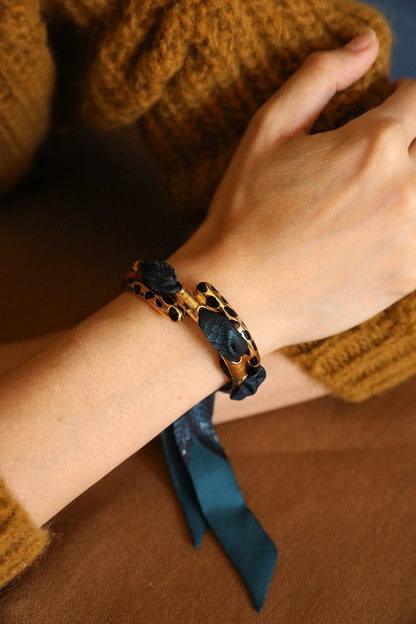 Manchette Léopard Gold An-née bracelet doré motif léopard noir
