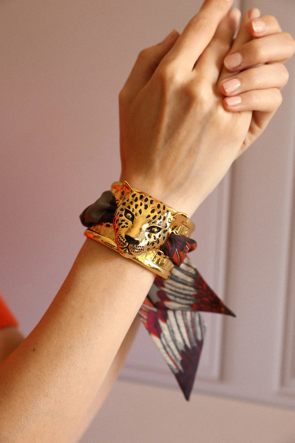 Manchette Léopard XL Gold An-née dorée avec tête de léopard
