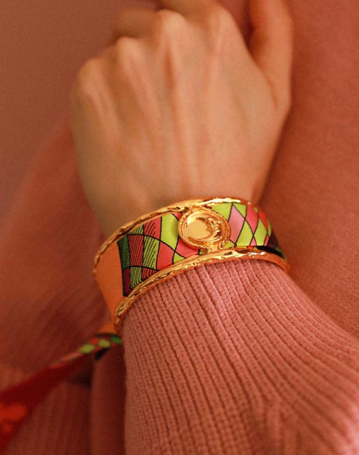 Manchette lune doree bracelet foulard bijou symbolique femme