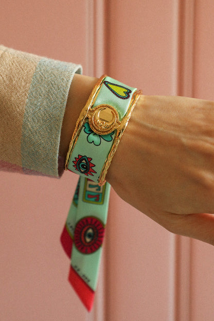 Bijou manchette lune doree accessoire feminin symbolique