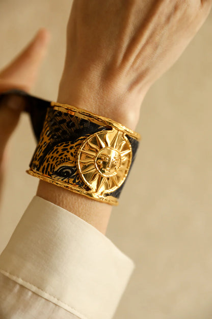 Manchette soleil doree bracelet foulard bijou lumineux