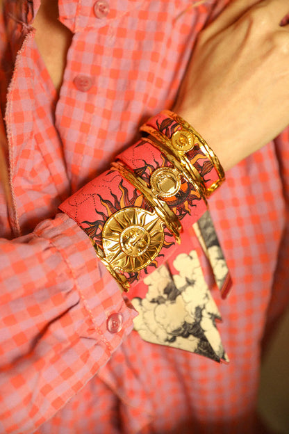 Manchette soleil doree bracelet foulard bijou lumineux
