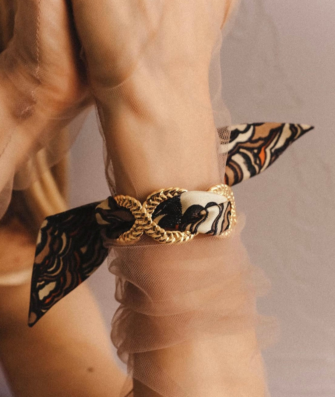 Bracelet manchette tresse doree design chaine tendance
